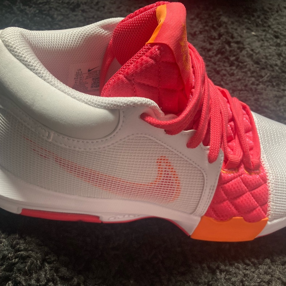 Nike LeBron Witness 8 Men’s Size 10.5